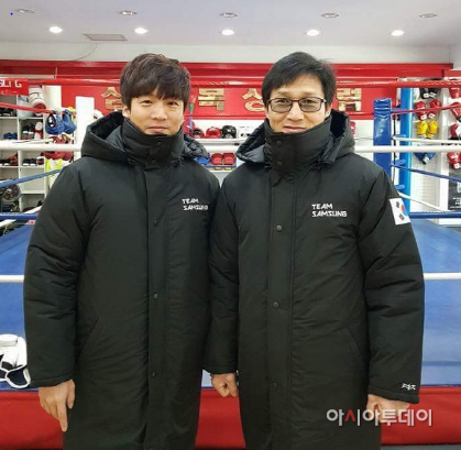 사본 -신정훈 관장과 박영균(우측) 챔프