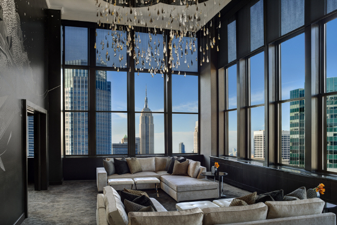 Champagne-Suite_Livingroom