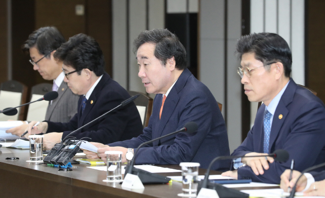발언하는 이낙연 총리