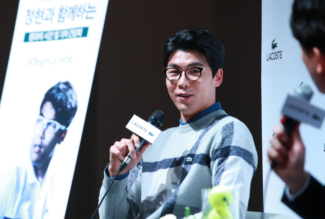 질문에 답하는 정현<YONHAP NO-2037>