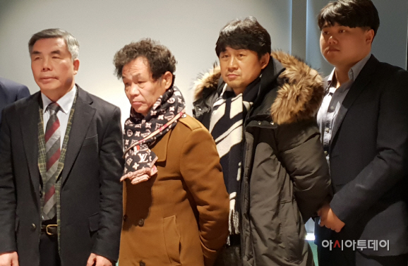 문성길 장정구 챔프 최용만 사장 이상호과장 (좌측부터)
