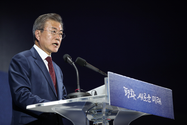 [2018 인물] 국내① 11년만에 손잡은 남북…문재인 대통령