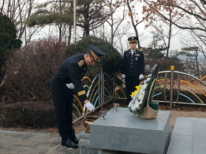 송탄소방서, 기해년 현충탑 참배로 2019년 힘찬 출발
