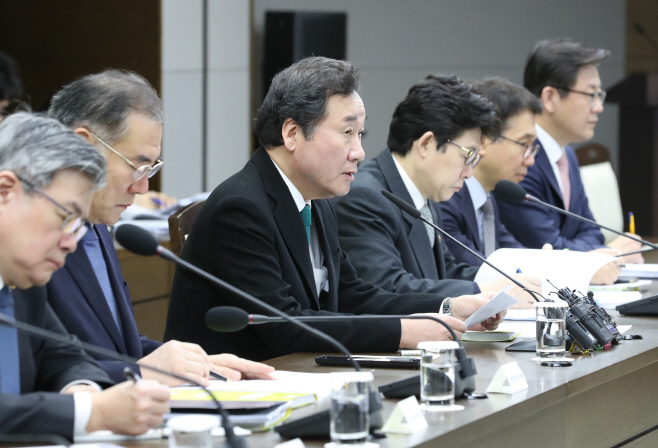 발언하는 이낙연 총리