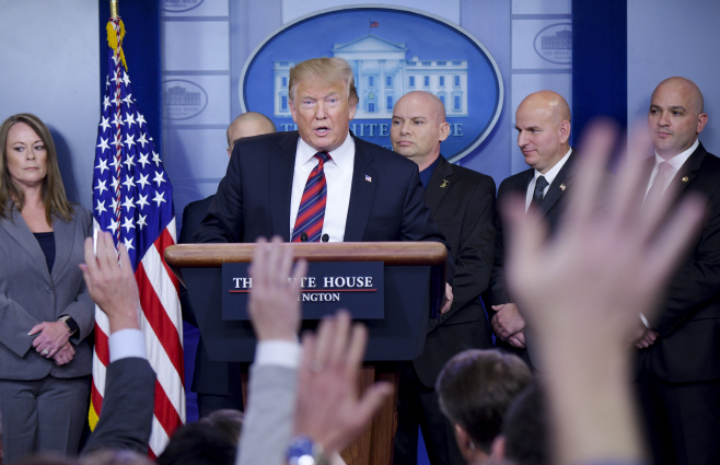 TRUMP PRESS BRIEFING