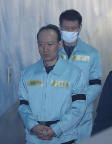 이재만-안봉근, '국정원 특활비' 항소심 선고 출석
