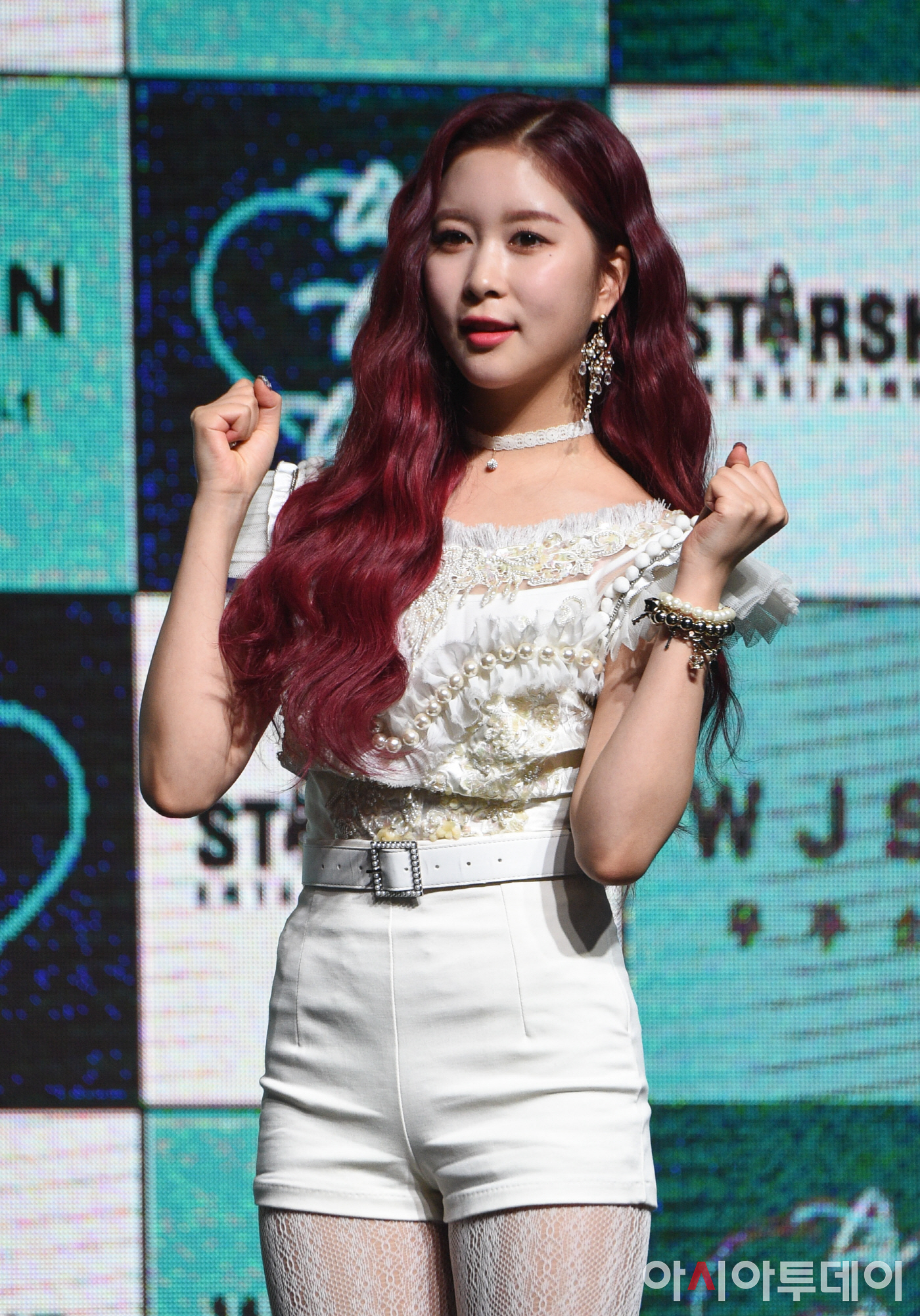 [포토]우주소녀 다영, ‘여러분 파이팅’ - 아시아투데이