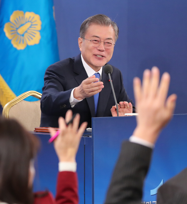 문 대통령, '질문권' 드릴까요?