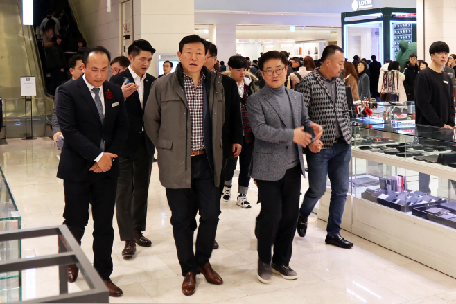 롯데 신동빈 회장 인천터미널점 방문1