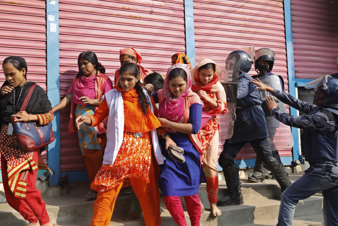 Bangladesh Garment Workers <YONHAP NO-3958> (AP)