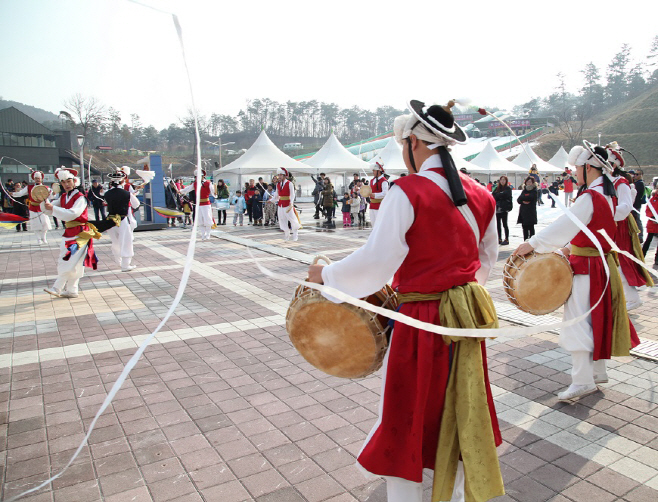 안성시, 안성시사계절썰매장 풍물단 공연