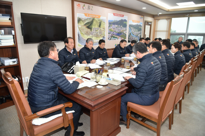 공직자들에 지역경제 살리기 앞장서 달라 주문