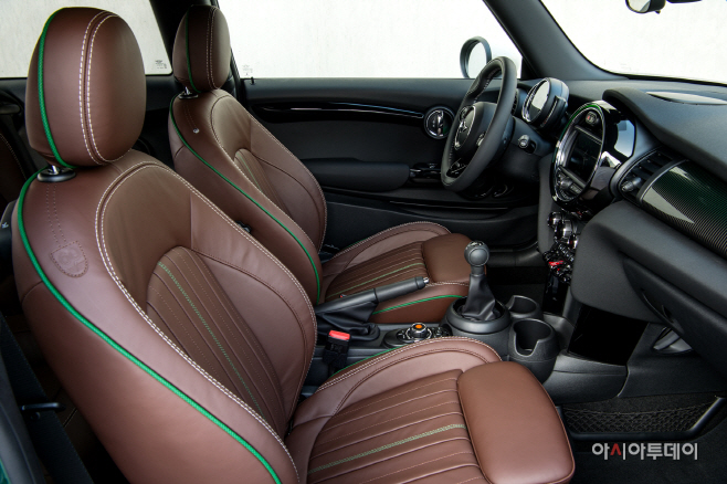 사진-MINI 60주년 에디션 (2)