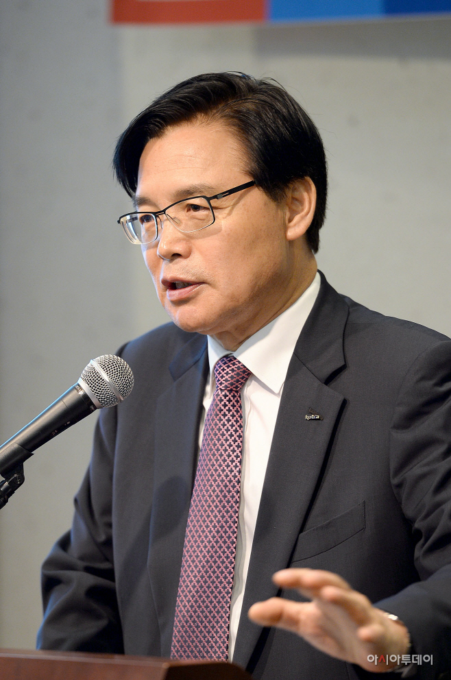 사진 01 - 권평오 사장