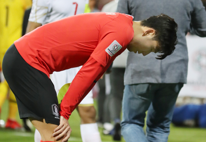 지친 손흥민<YONHAP NO-1223>