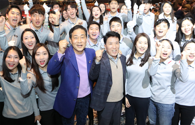 하나금융그룹 출발 행사 사진(2)