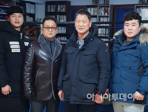 사본 -김성환코치 문창윤관장 곽귀근교사 김성환코치(좌측부터)