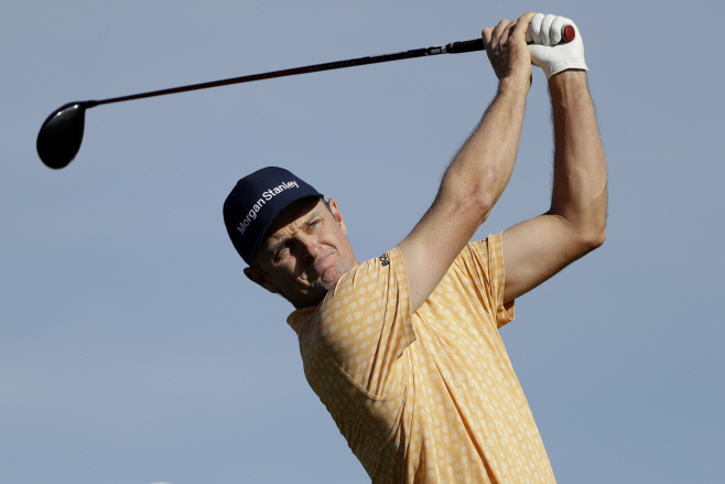 APTOPIX Farmers Insurance Golf <YONHAP NO-2186> (AP)