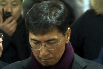 법원 온 안희정