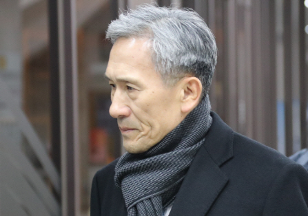 속행공판 출석하는 김관진