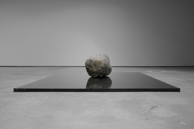이우환, Relatum - Existence, 2014