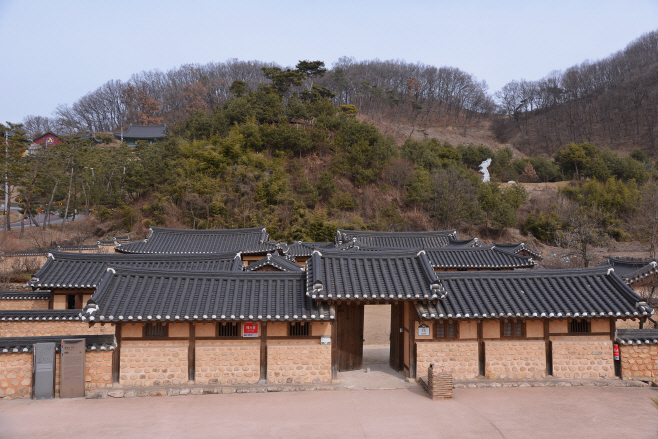 여행/ 홍범식 고가