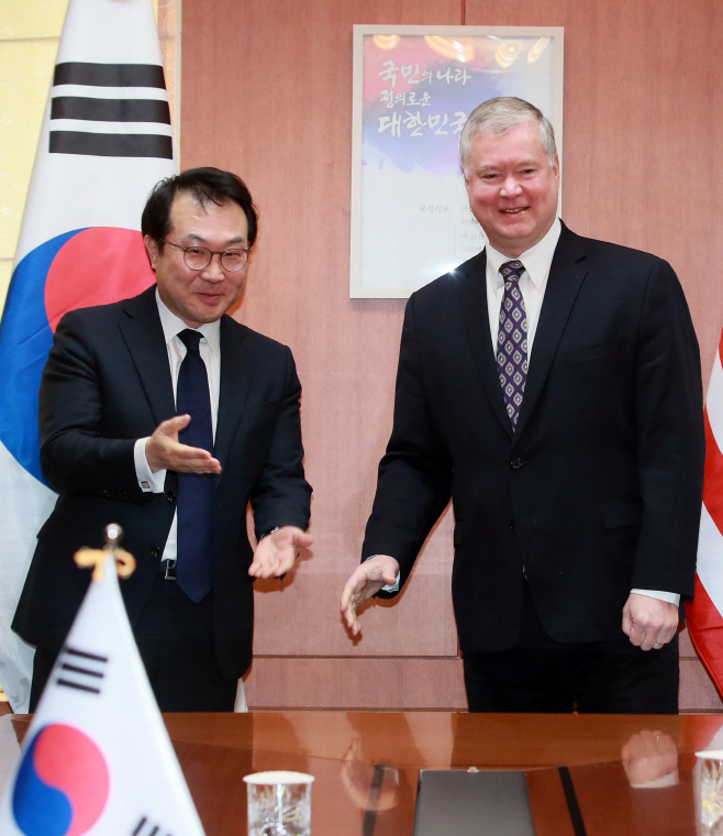 실무협상 결과 설명 나선 스티븐 비건