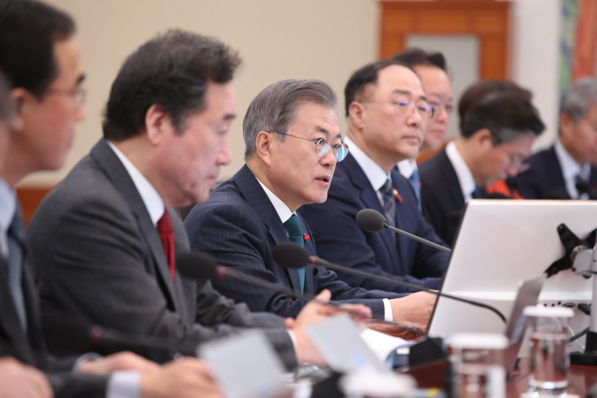 발언하는 문 대통령