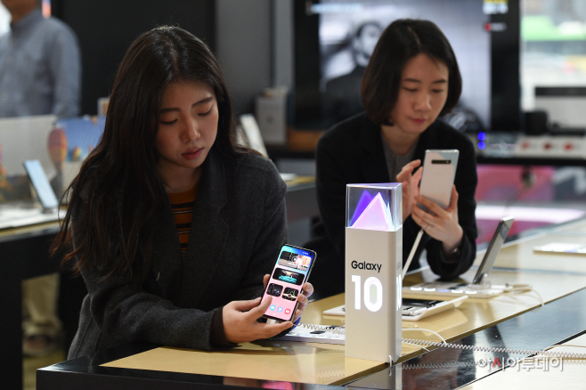 [포토]KT, 갤럭시 S10 사전 개통