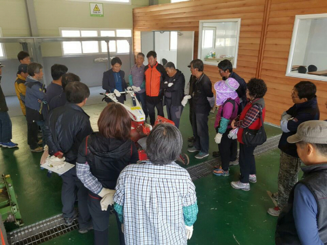 1-3. 사진(영양군농업기술센터, 농업기계 안전사용 교육 실시)