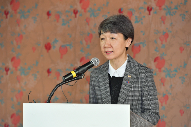 인사말씀 하는 정재숙 문화재청장