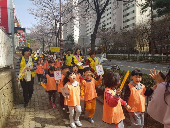 김해시보건소, 어린이보호구역 금연 캠페인 전개