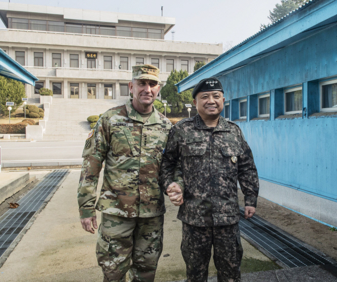 JSA 방문한 로버트 에이브럼스 주한미군사령관