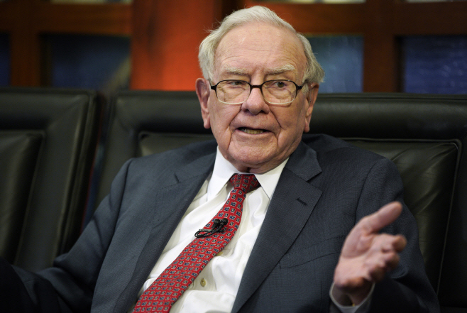 Earns Berkshire Hathaway