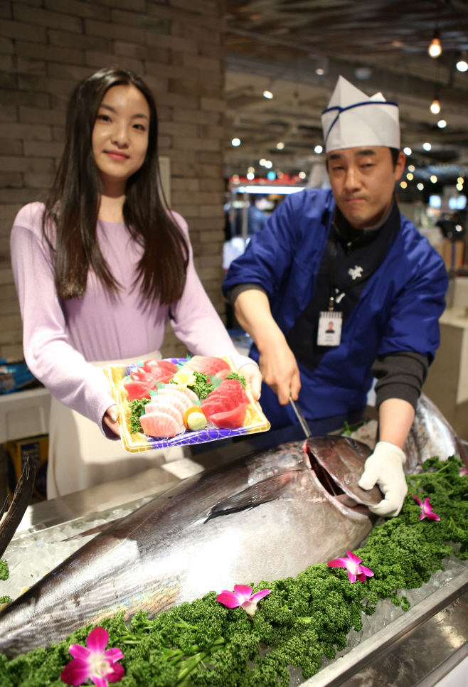 AK플라자 제주도 양식 참다랑어 시연회