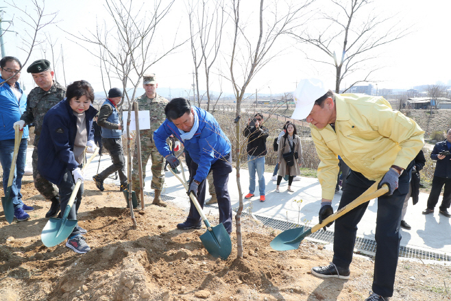 평택시, 시민과 함께하는 나무심기 행사 가져