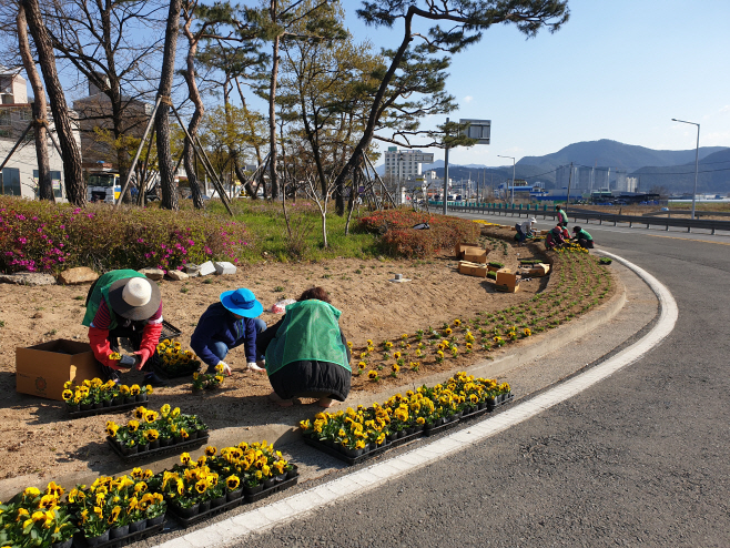 0401 상남면 종남산 진달래축제를 위한 꽃길 조성