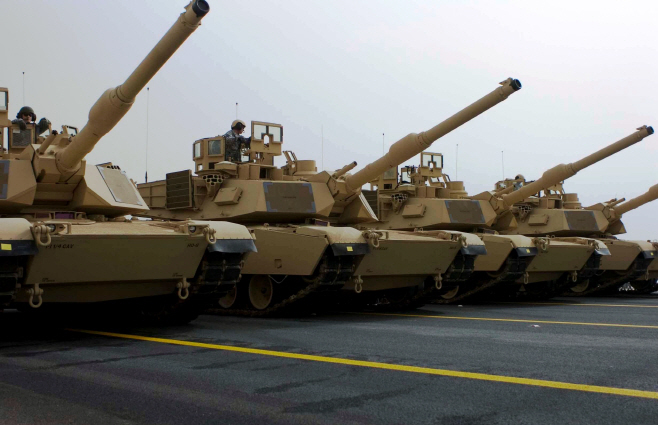 Kuwaiti_M1_Abrams_tanks