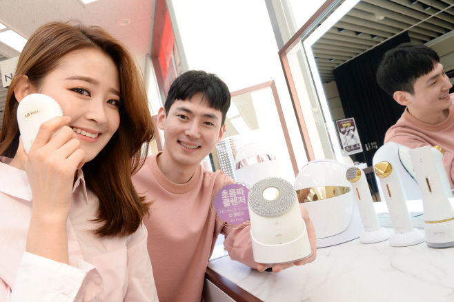 [사진1] LG전자, LG 프라엘 '초음파 클렌저' 국내 출시