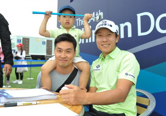 김경태 우측 신한금융