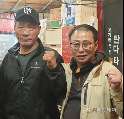 사본 -WBA 슈퍼미들급 챔피온 백인철과 윤병호(우측)