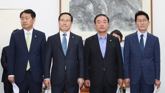 '4인 4색'<YONHAP NO-4571>