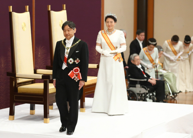 Japan New Emperor <YONHAP NO-4716> (AP)