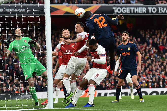 FBL-EUR-C3-ARSENAL-VALENCIA <YONHAP NO-0840> (AFP)