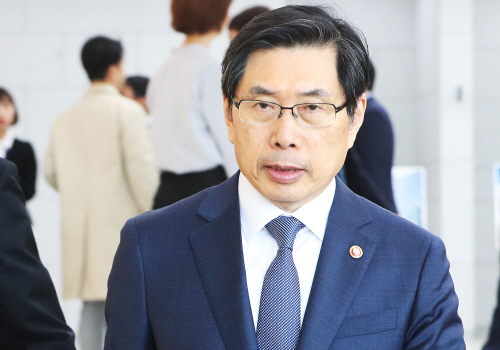 수원고검 개청식 참석하는 박상기 법무부 장관
