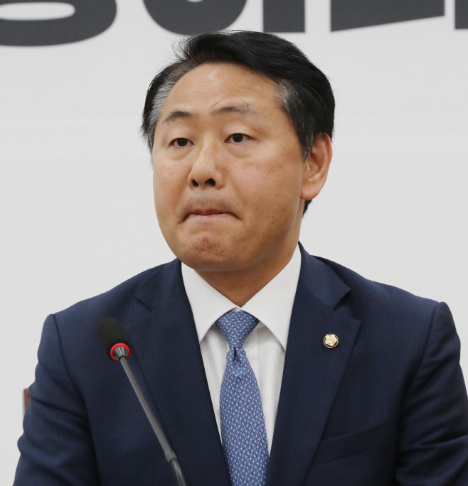 굳은 표정의 바른미래당 김관영 원내대표<YONHAP NO-1684>