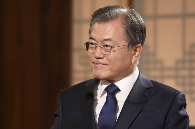 '대통령에게 묻는다' 출연한 문 대통령