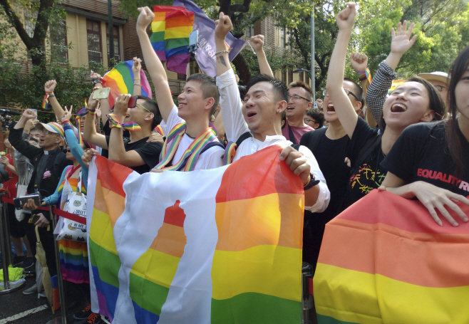 Taiwan Same-Sex Marriage <YONHAP NO-3622> (AP)