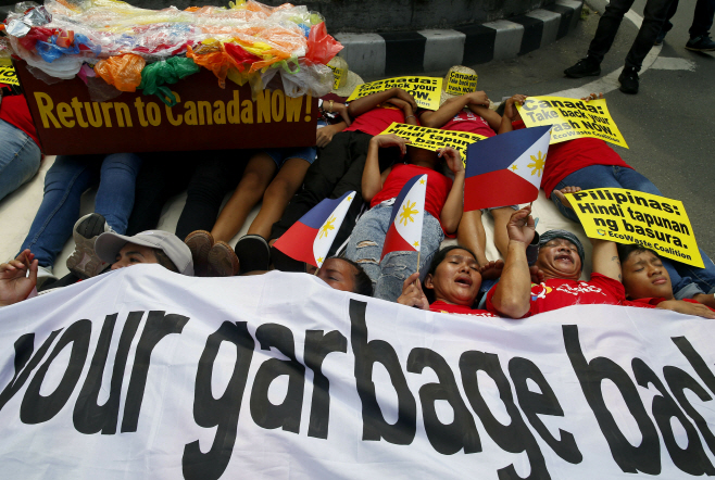 Philippines Canada Garbage <YONHAP NO-4249> (AP)