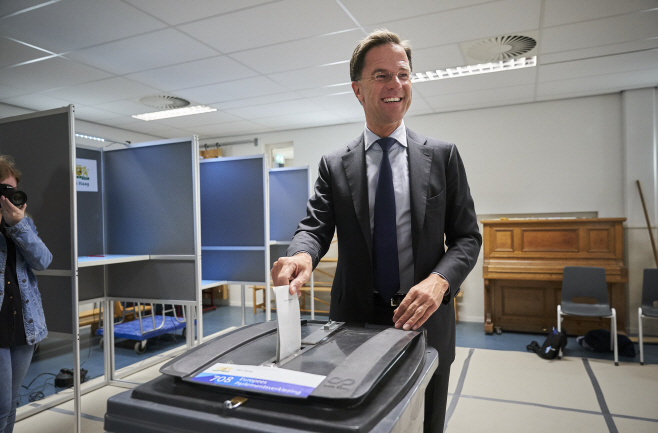 Netherlands European Elections Rutte <YONHAP NO-4034> (AP)